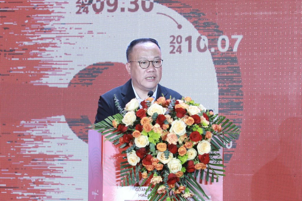 李子蔚