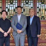 澳學者趙強向故宮捐贈55件明清瓷器正式入藏國家收藏體系